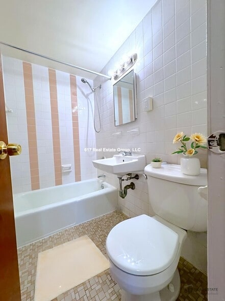 Building Photo - 62 S Huntington Ave