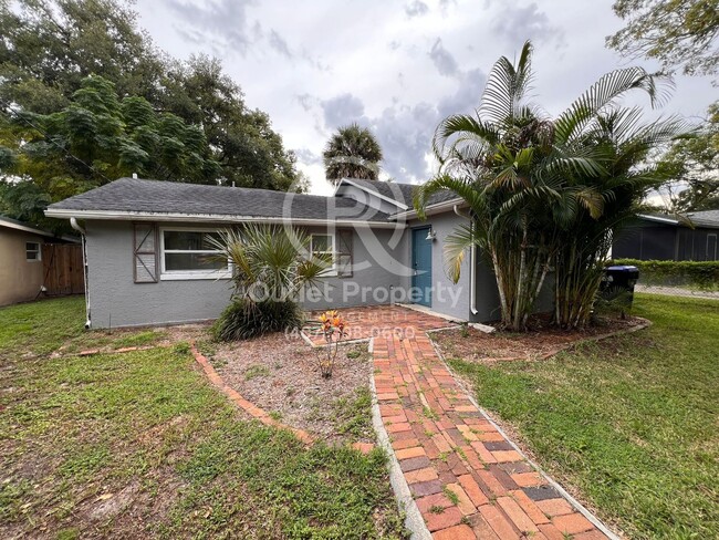 Primary Photo - Beautiful 3 Bedrooms, 2 Bathrooms Home + F...