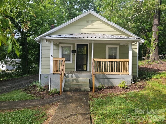 Building Photo - 508 S Laurel St