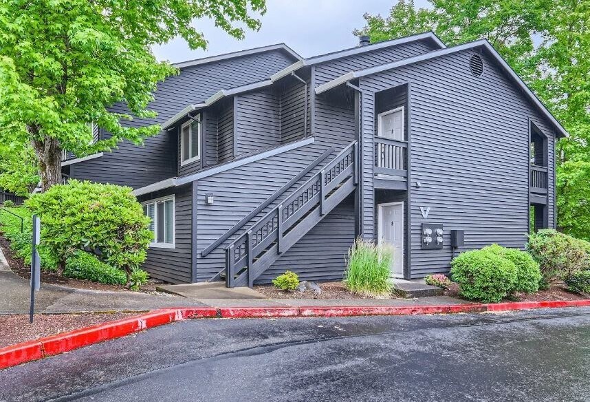 Top floor corner unit - 9580 SW 146th Ter
