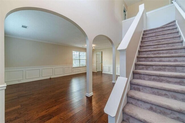 Building Photo - 934 Dominion Walk Dr SW