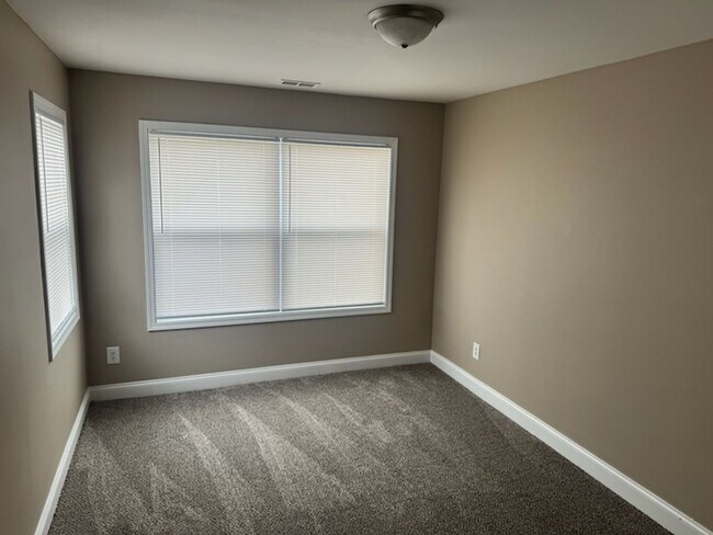 Building Photo - 103 Etta Vaughn Ln