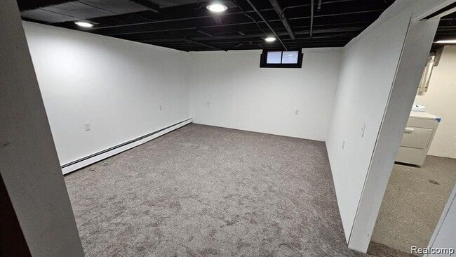 Building Photo - 629 N Vermont Ave