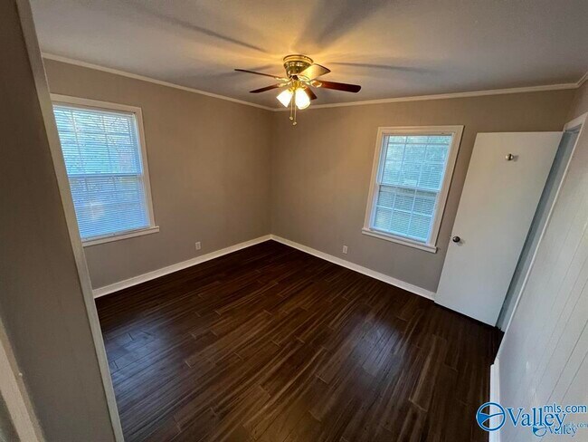 Building Photo - 3415 Mimosa Ln NW