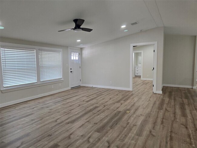Building Photo - 1304 Eagles Way