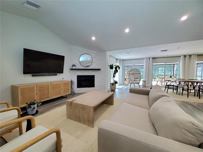 Building Photo - 6522 Hidden Beach Cir