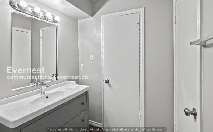 Building Photo - 14142 Burke Forest Dr