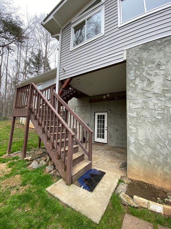 Building Photo - Black Mountain - Home Apartment, North Fork Rd, Utilities included