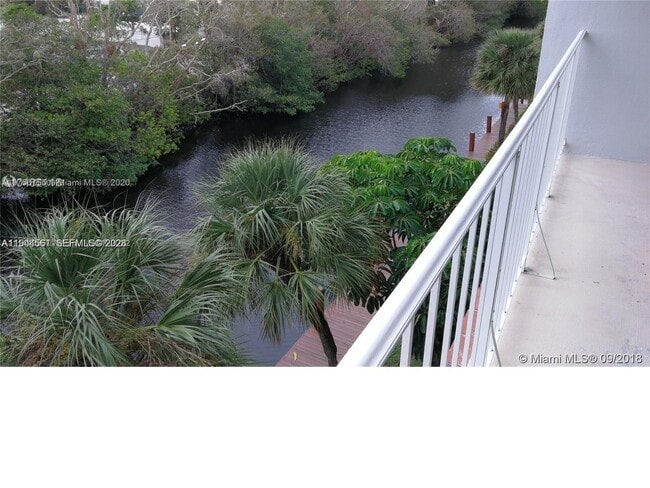 Building Photo - 1407 NE 56th St