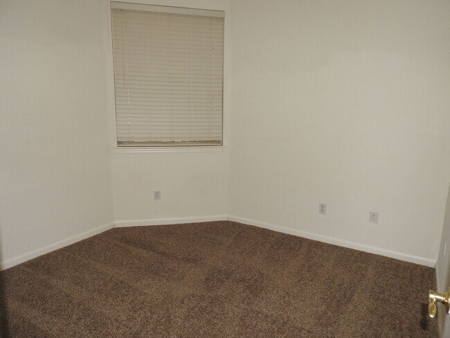 Building Photo - Beautiful Home in Highland Park