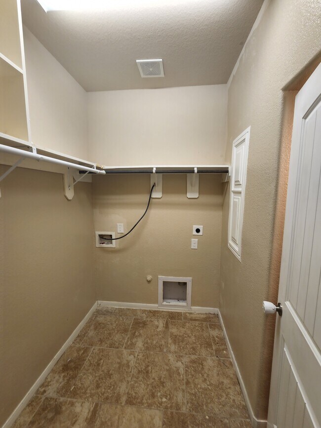 Building Photo - 25619 Anvil Iron Ln