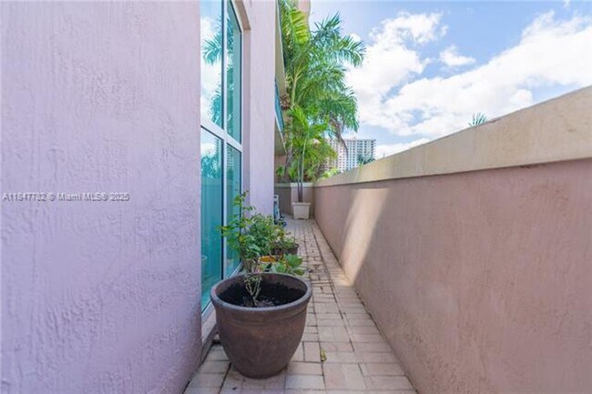 Building Photo - 17555 Atlantic Blvd