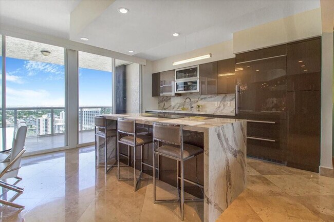 Building Photo - 3100 N Ocean Blvd