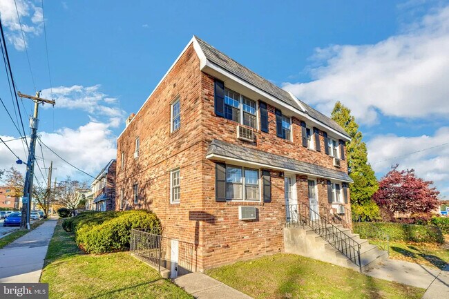 Primary Photo - 600 Walnut Ln