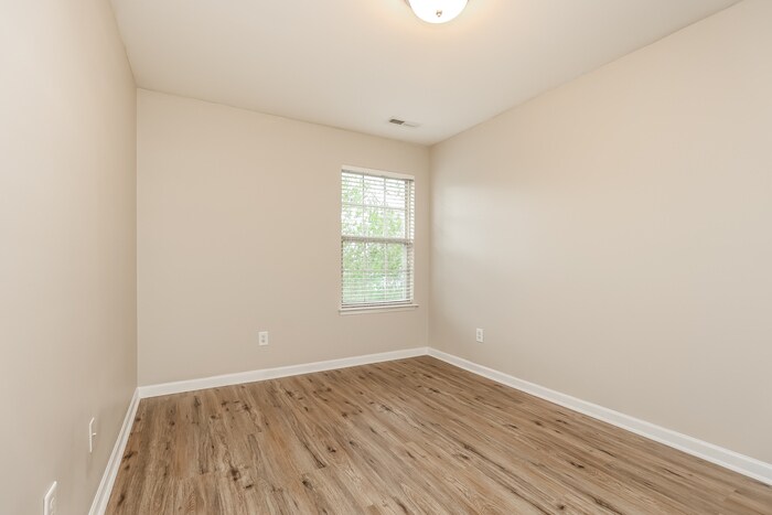 Building Photo - 391 Tapestry Pl