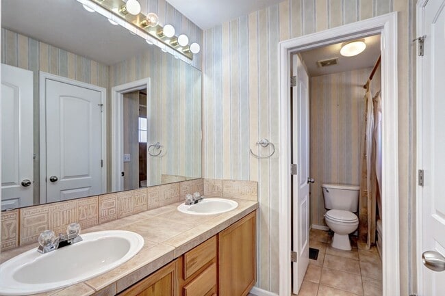 Building Photo - Beautiful 2-story Home in Dunes Park Henderson, CO!