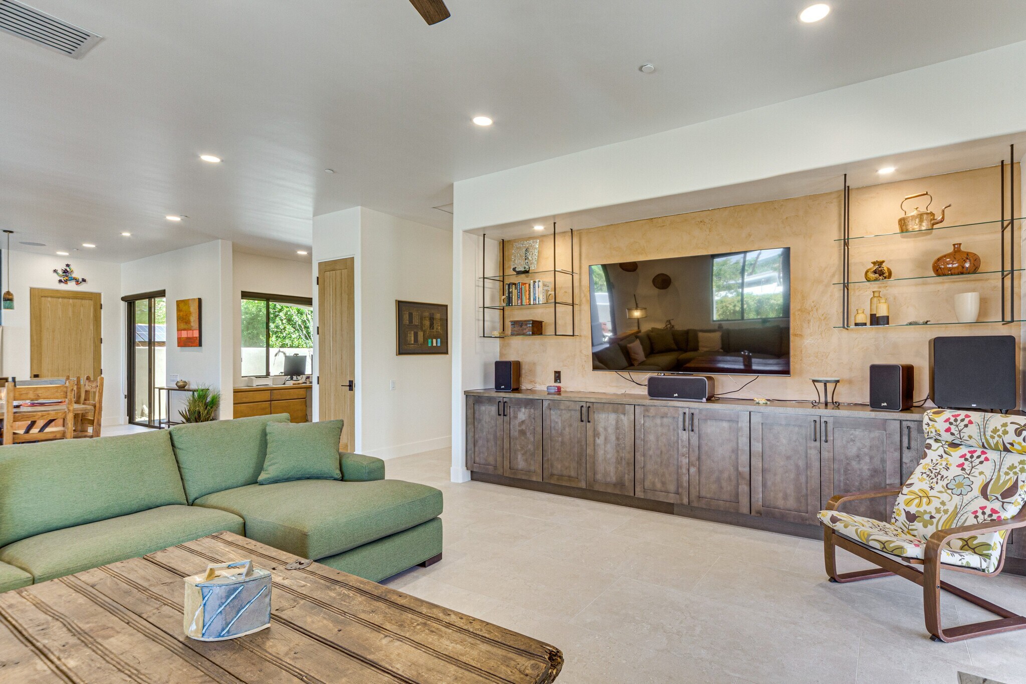 Building Photo - 2800 Cholla Pl