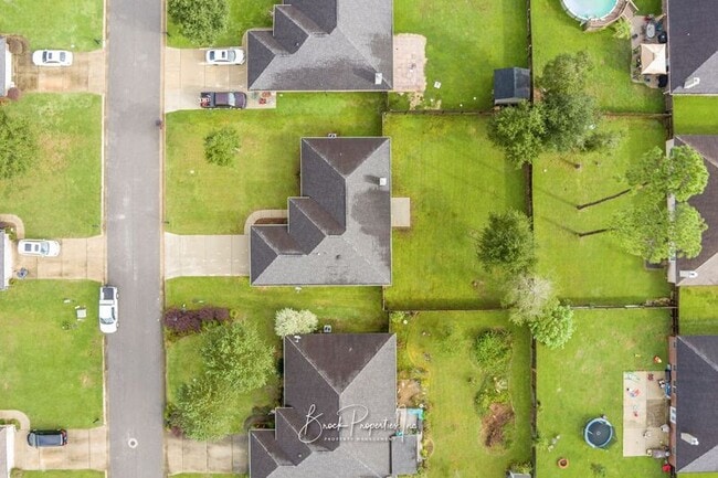 Building Photo - 6130 Autumn Pines Cir