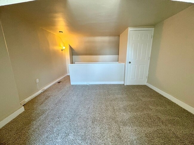 Building Photo - 3 Bedroom 1 Bathroom in Harrisburg!