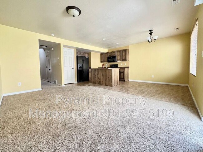 Building Photo - 2136 Fernside St