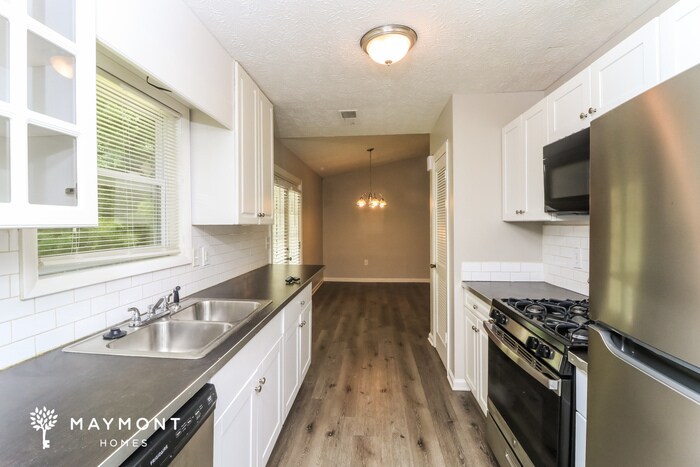 Building Photo - 3415 Mustang Dr