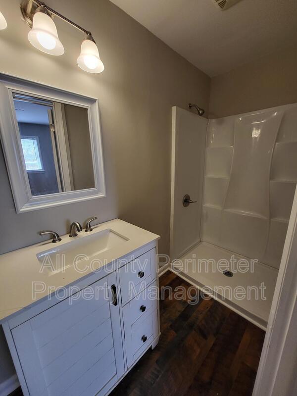 Building Photo - 4280 Bloomfield Rd