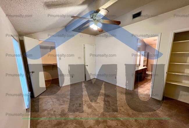 Building Photo - AVAILABLE NOW!!! Great Area!!  Off Pleasan...