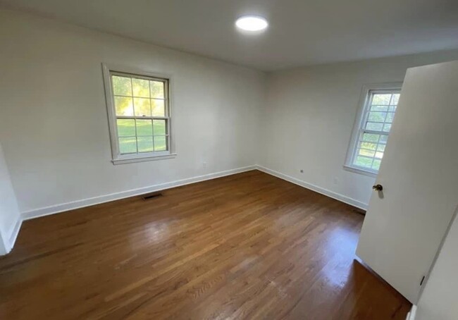 Building Photo - 3307 Wexford Dr