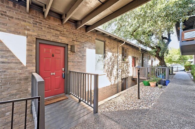 Building Photo - 1100 Azie Morton Rd