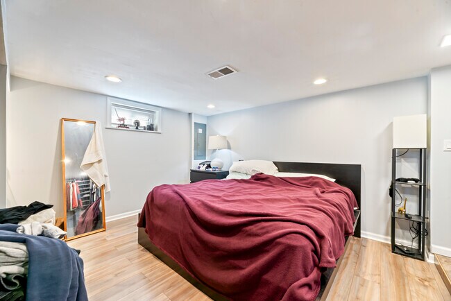 Building Photo - 446 Roedel Plz