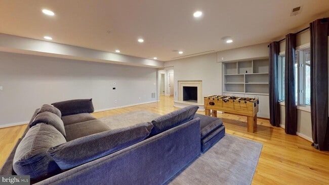 Building Photo - 9629 Eagle Ridge Dr