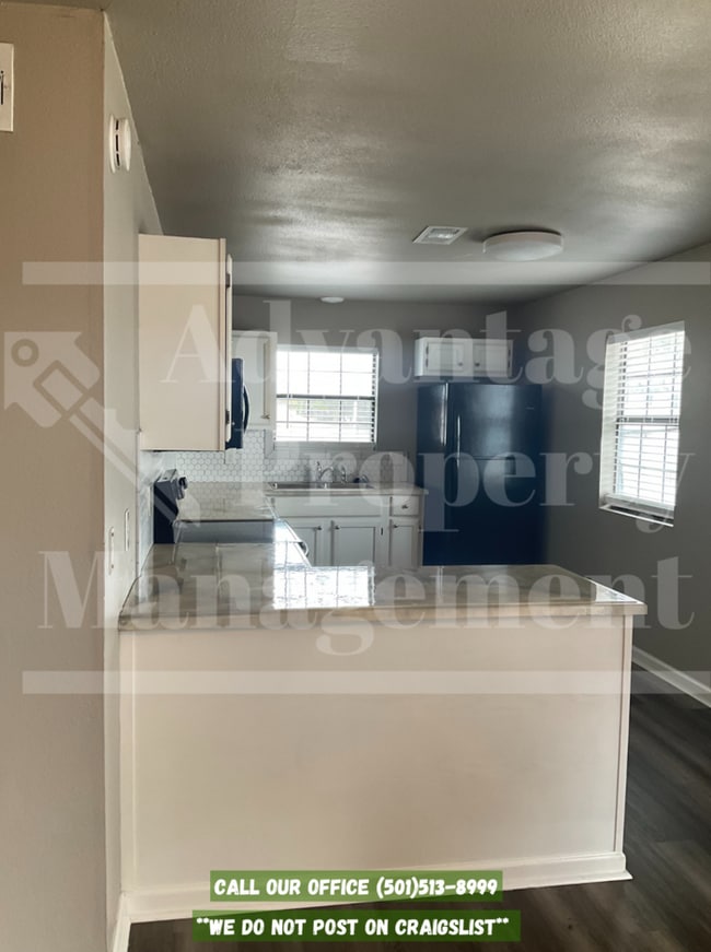 Building Photo - 603 5th Ave