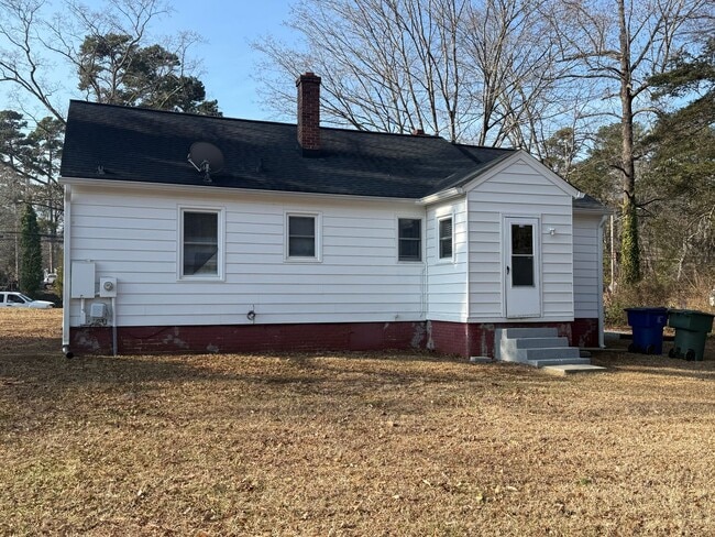 Building Photo - Two-Three bedroom, 1 bath house in Graham