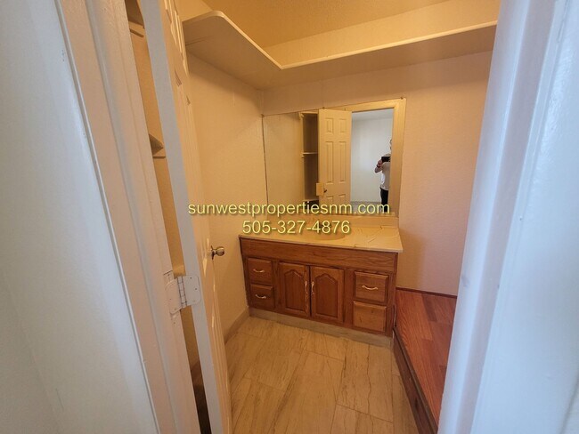 Building Photo - 4 Bedroom, 2.5 Bath Home for Rent