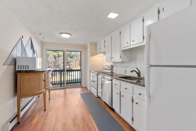 Building Photo - 5 Wampus Ave