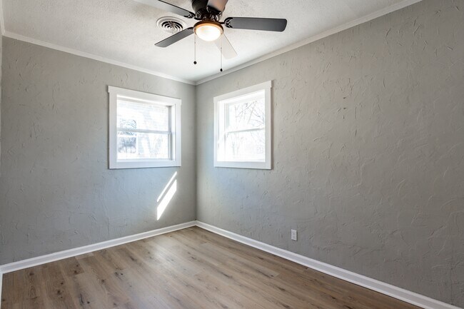 Building Photo - 3312 Tarlton Ave