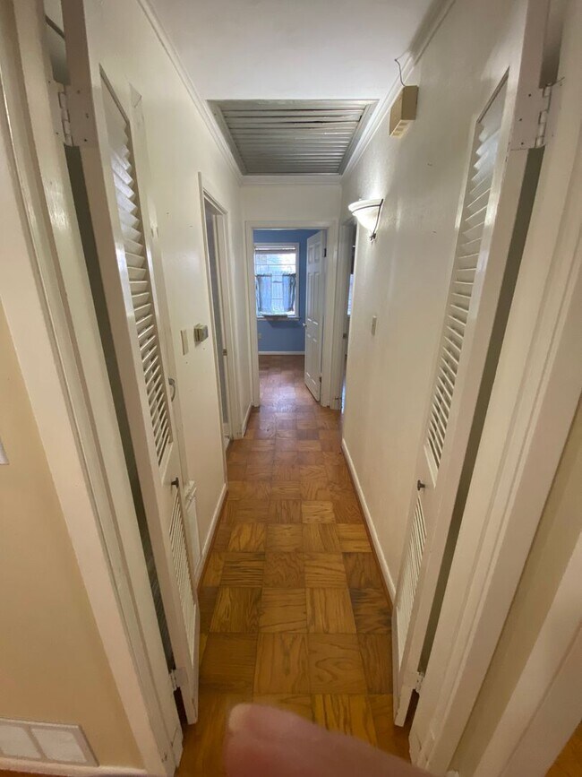 Building Photo - ** Charming 3 Bedroom/2 Bath Blanchard Home **