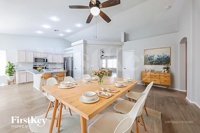 Building Photo - 8507 W Palm Ln