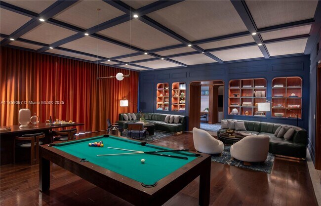 Building Photo - 2655 S Bayshore Dr