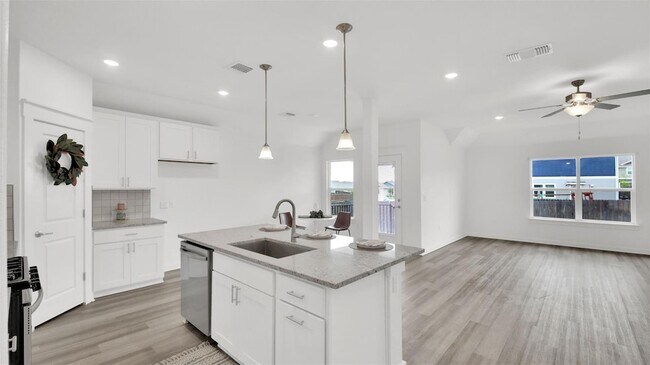 Building Photo - 15500 Pewter Luster Cv