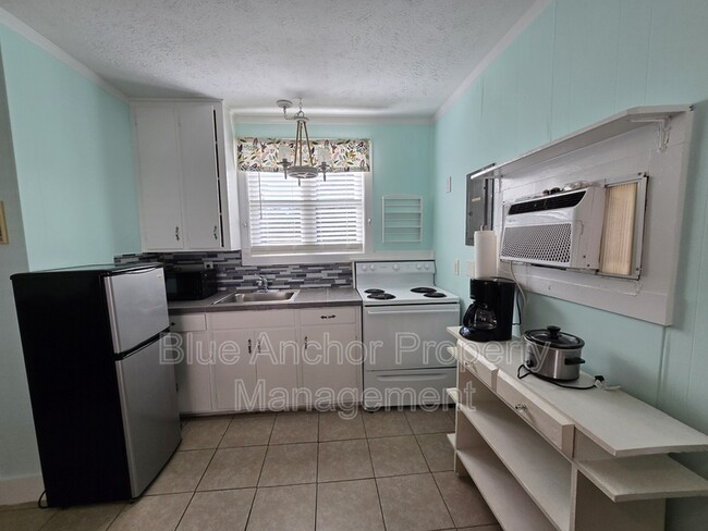 Building Photo - 337 Dogwood Ln