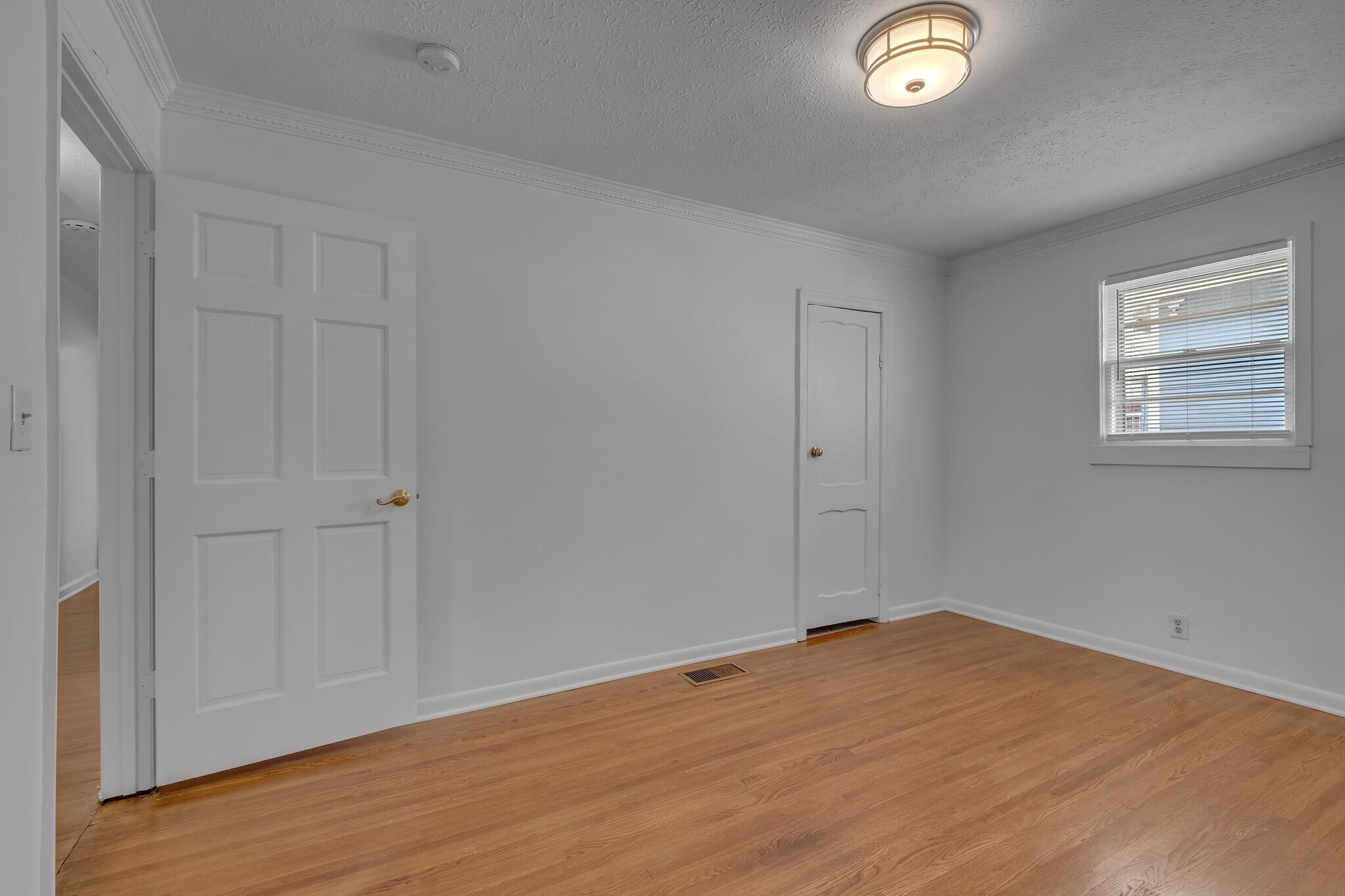 Building Photo - 1607 22nd Ave N