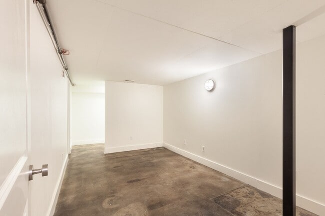 Building Photo - Industrial-Chic 2/2 Loft with Garage Near ...