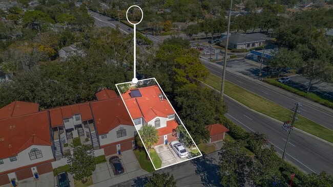 Building Photo - Spacious 3 Bedroom 2 Bath Condo in Gated Community of La Vita