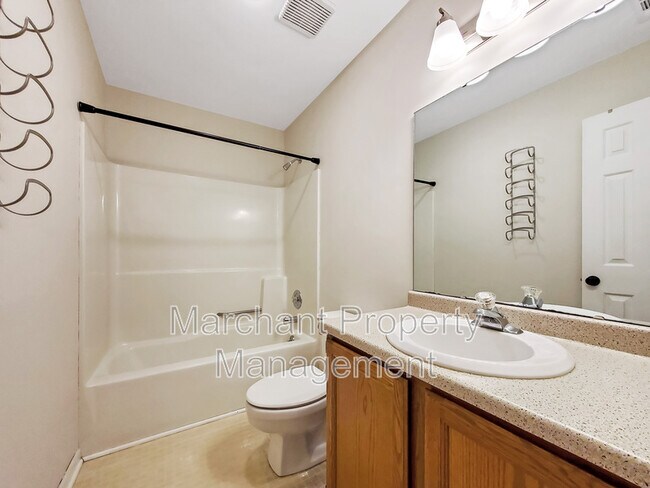 Building Photo - 117 Charmar Way
