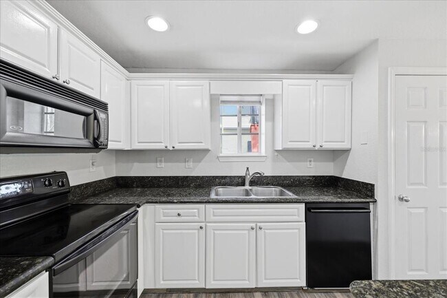 Building Photo - 5202 Hampton Beach Pl