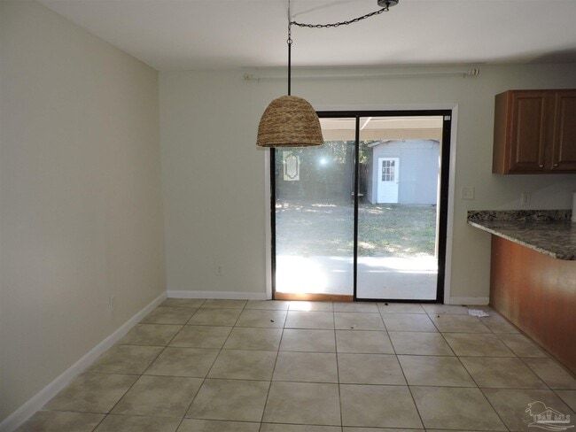 Building Photo - 3865 Tom Ln Dr