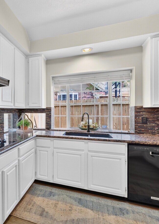Building Photo - 4415 Echo Falls Dr