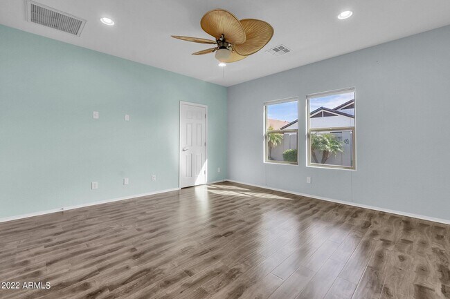 Building Photo - 10807 W El Cortez Pl