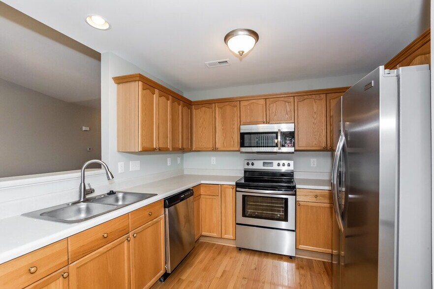 Building Photo - 6724 Mimosa St